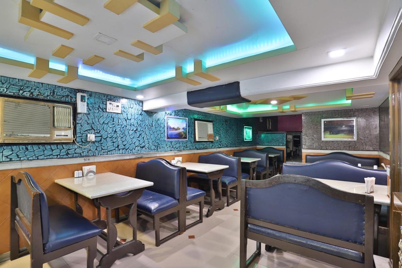 Hotel Midtown Сурат Екстер'єр фото