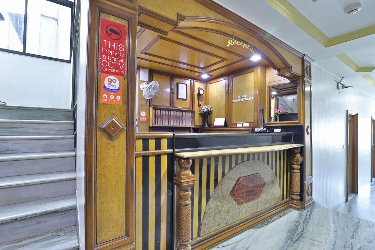 Hotel Midtown Сурат Екстер'єр фото